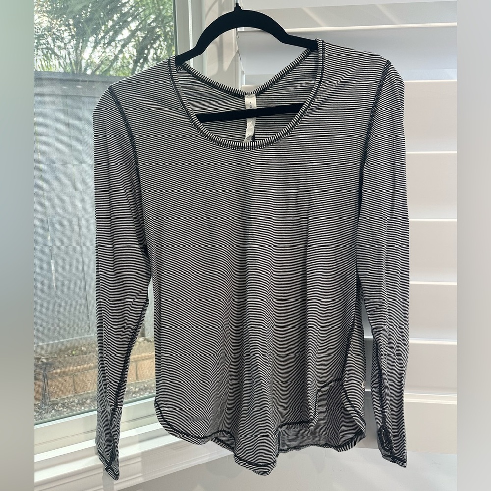 NWOT Lululemon Black and White Striped Long Sleeve Top